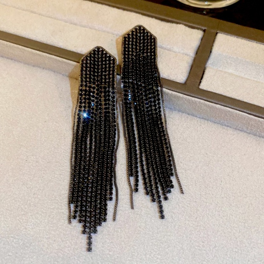 🌟 Black Long Rhinestone Crystals Long Earrings